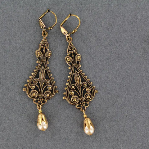 Art Nouveau Earring Ivory Pearl